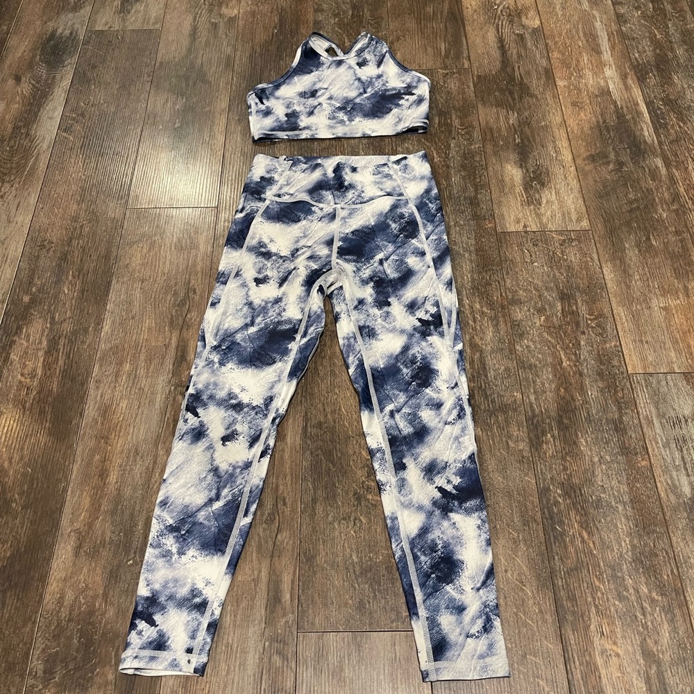 ZYIA Navy and White Cloud Print Leggings Set